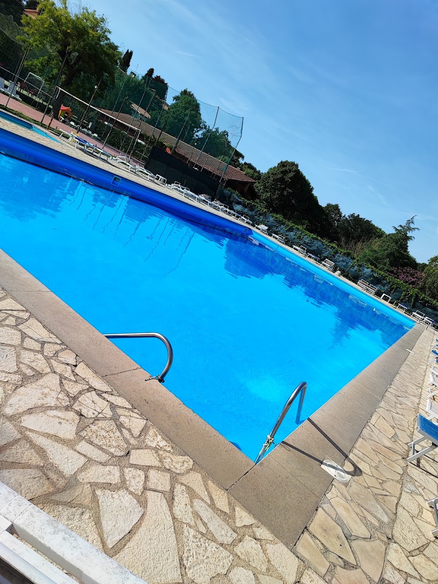 Piscina condominale