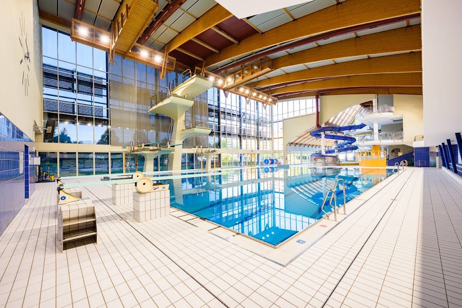 Hallenbad - Piscina coperta "Karl Dibiasi"