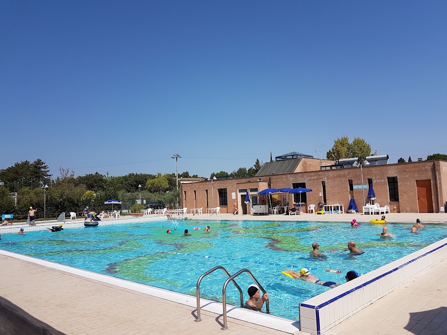 Piscina comunale di San Gimignano