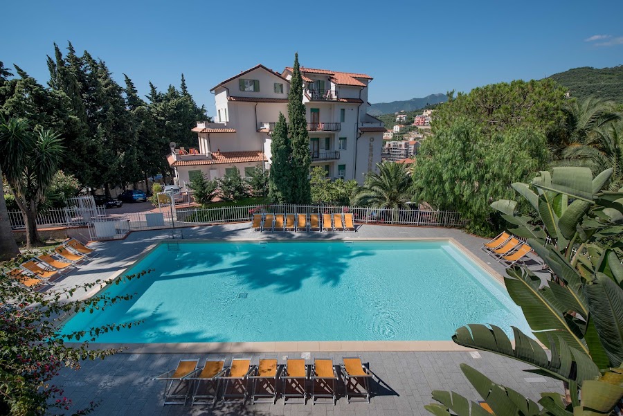 Piscina Fun di: Residence Oleandro e Residence dei Fiori