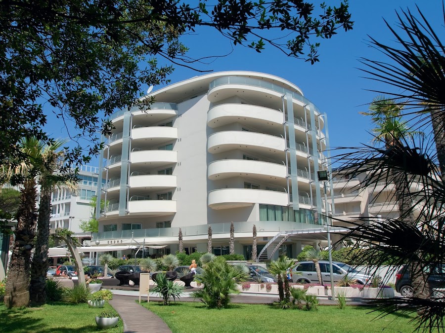 Piscina Premier Suites 5*