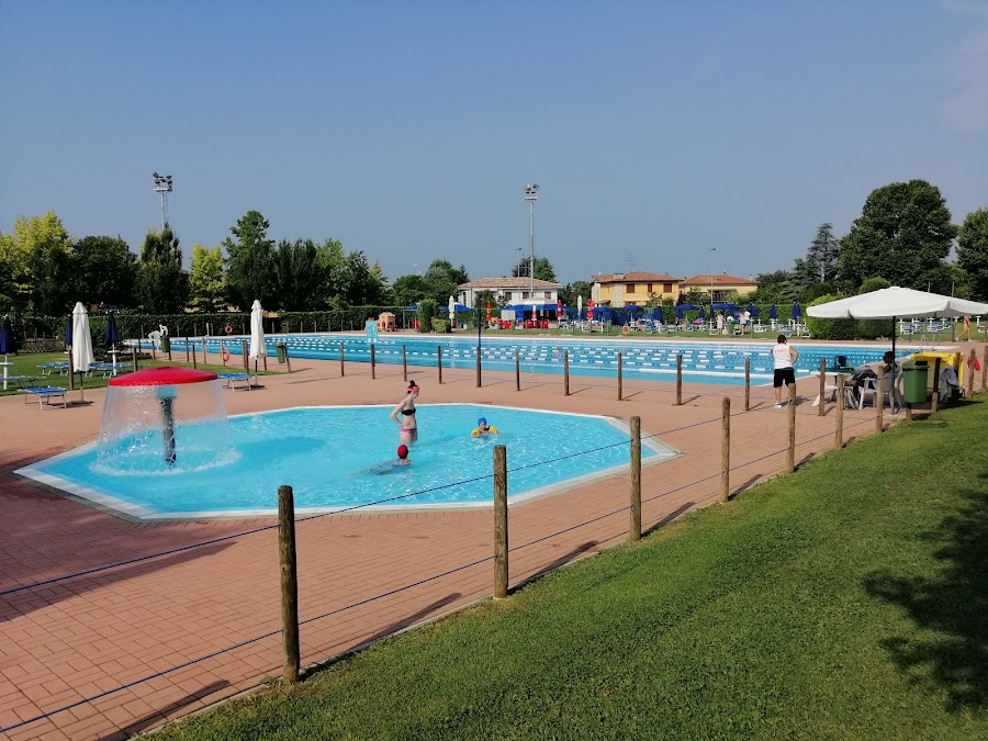 Acquatic center